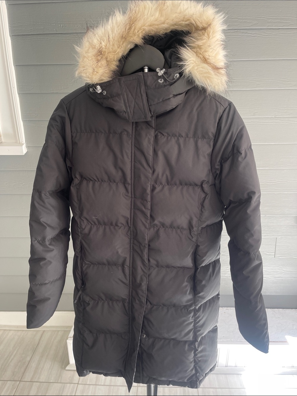 L.L. Bean Women's Black Quilted Down Puffer Coat with Faux Fur Hood Size Small